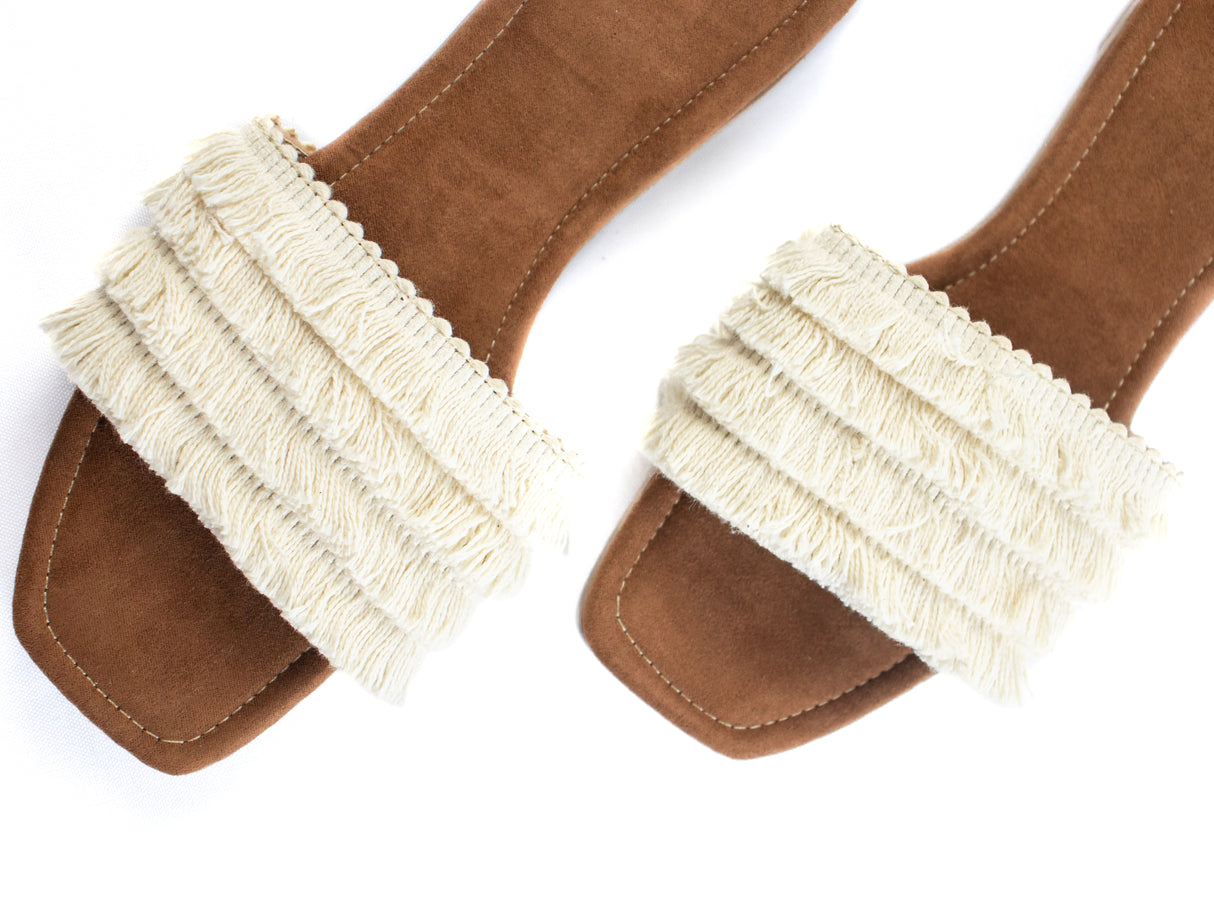 Natural Fringe Slide Sandals – Casual Elegance for Every Step